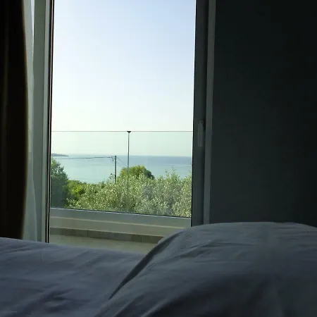 Tesoro Del Mare Pefki